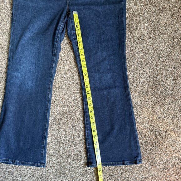 Madewell Curvy Cali Demi-Boot Jeans, Size 29/8, Medium Wash - Picture 10 of 16